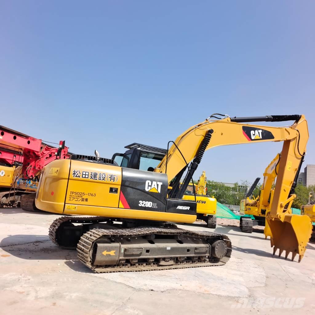 CAT 320D حفارات زحافة
