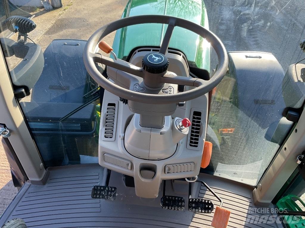 John Deere 6155 M الجرارات