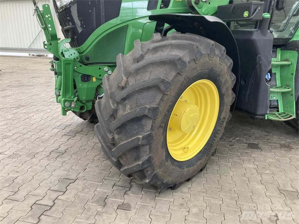 John Deere 6R 155 الجرارات