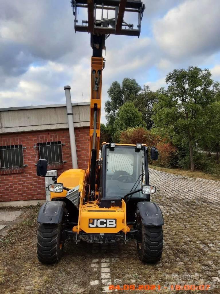 JCB 525-60 مناولات متداخلة