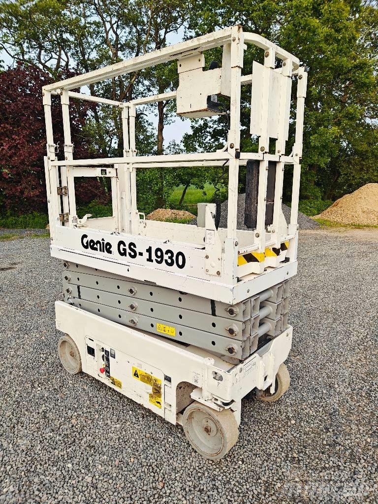 Genie GS 1930 رافعات مقصية الشكل