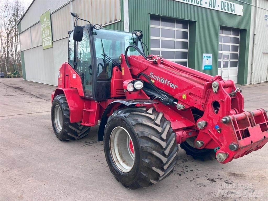Schäffer 9330 T معدات مناولة لأغراض الزراعة