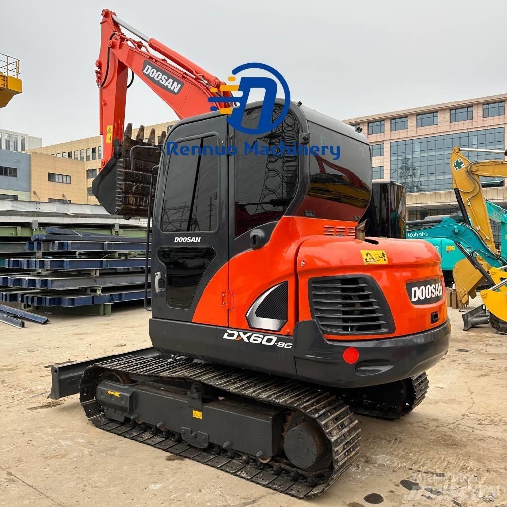 Doosan DX 60 حفارات صغيرة أقل من 7 طن (حفارات صغيرة)