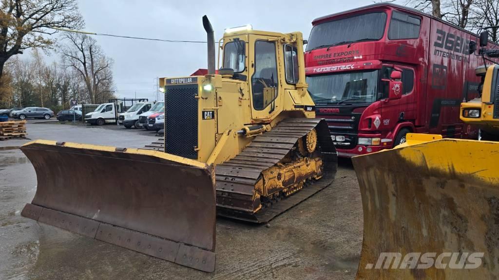 CAT D 4 H LGP بلدوزرات مجنزرة