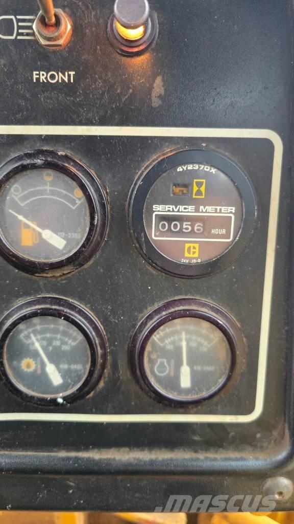 CAT D 4 H LGP بلدوزرات مجنزرة