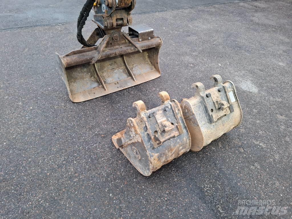 Bobcat E 27 Z حفارات زحافة