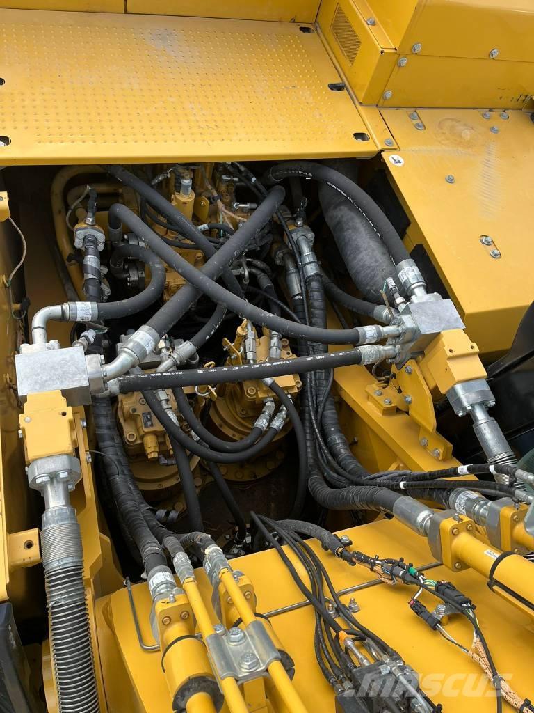 CAT 352-07A حفارات زحافة