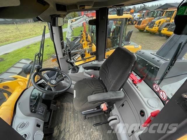 Volvo L45H لوادر بعجل