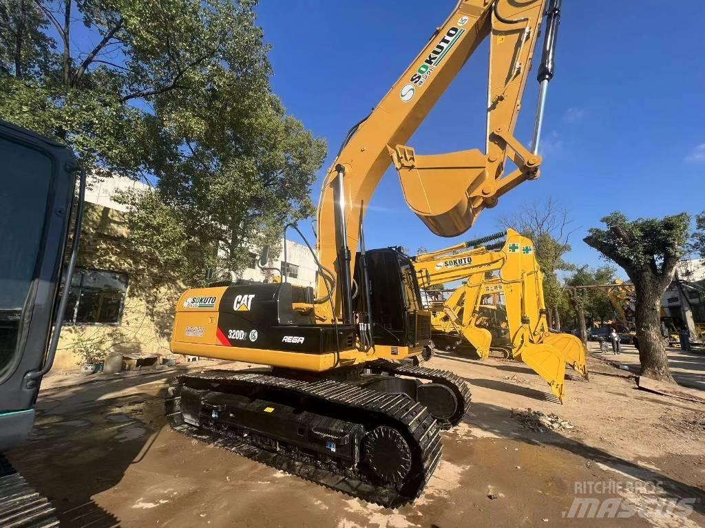 CAT 320 D حفارات زحافة