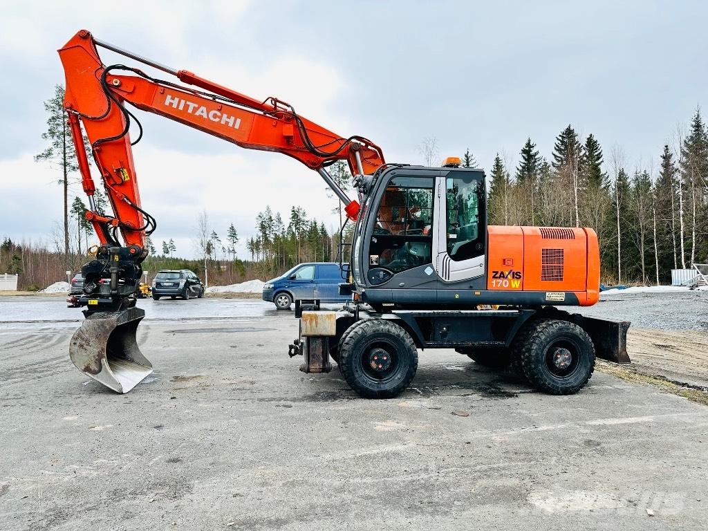 Hitachi Zaxis 170 W حفارات بعجل