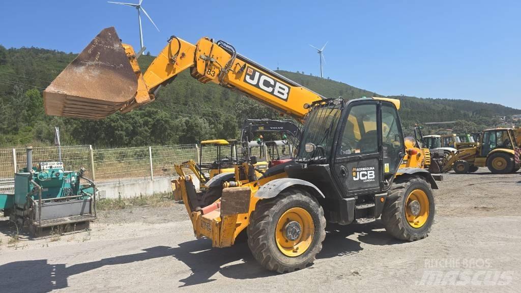JCB 540-140 مناولات متداخلة