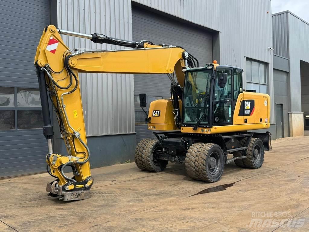CAT M320F حفارات بعجل