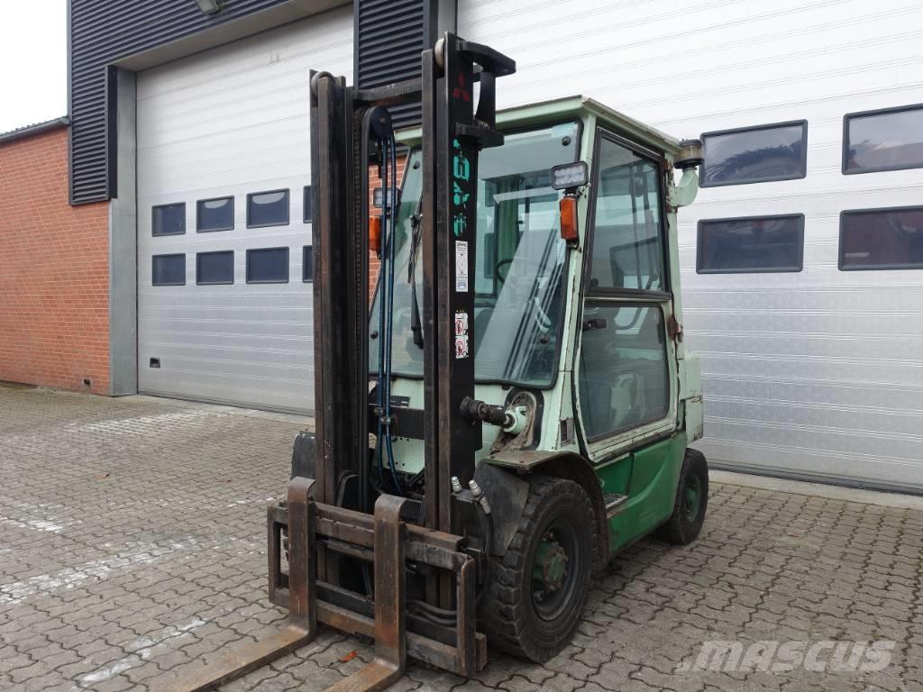 Mitsubishi FD 25 T شاحنات الديزل
