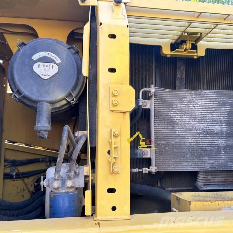 Komatsu PC 200-8 حفارات زحافة