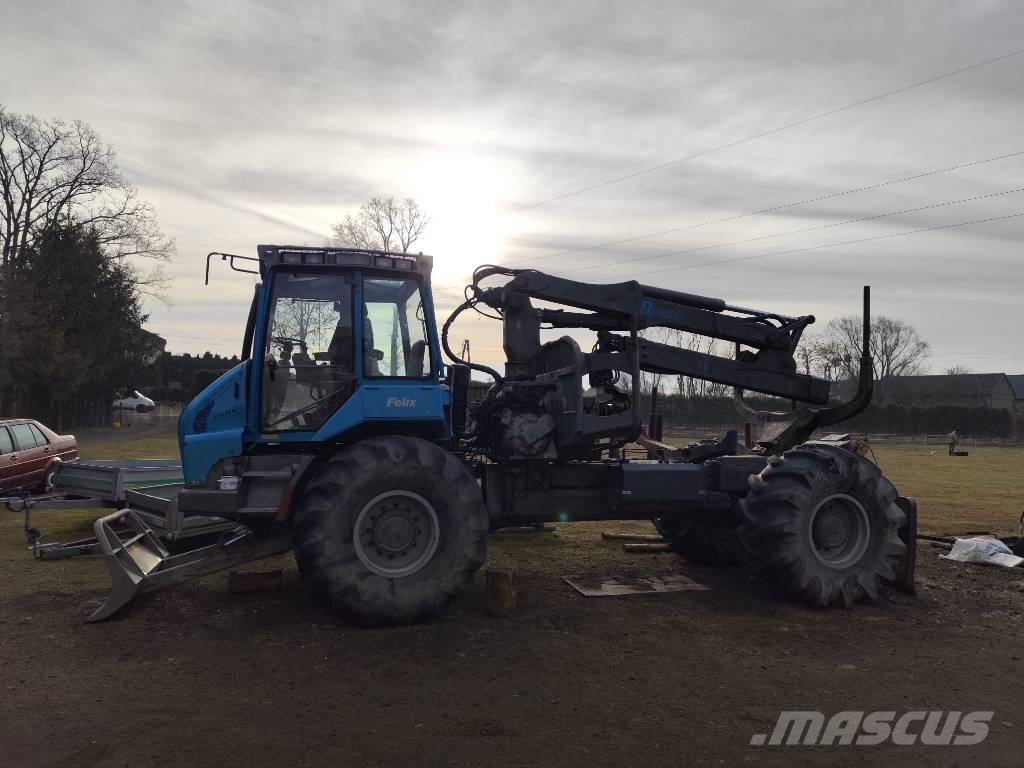 Pfanzelt Felix ساحبات الأشجار