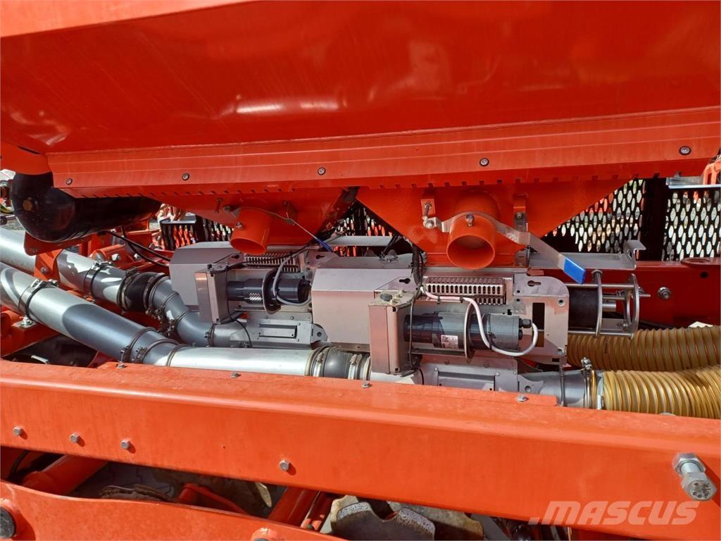 Kuhn Espro 8000 R مثاقيب مدمجة