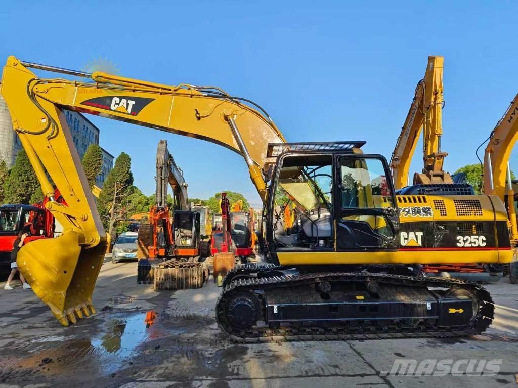CAT 325 C حفارات زحافة