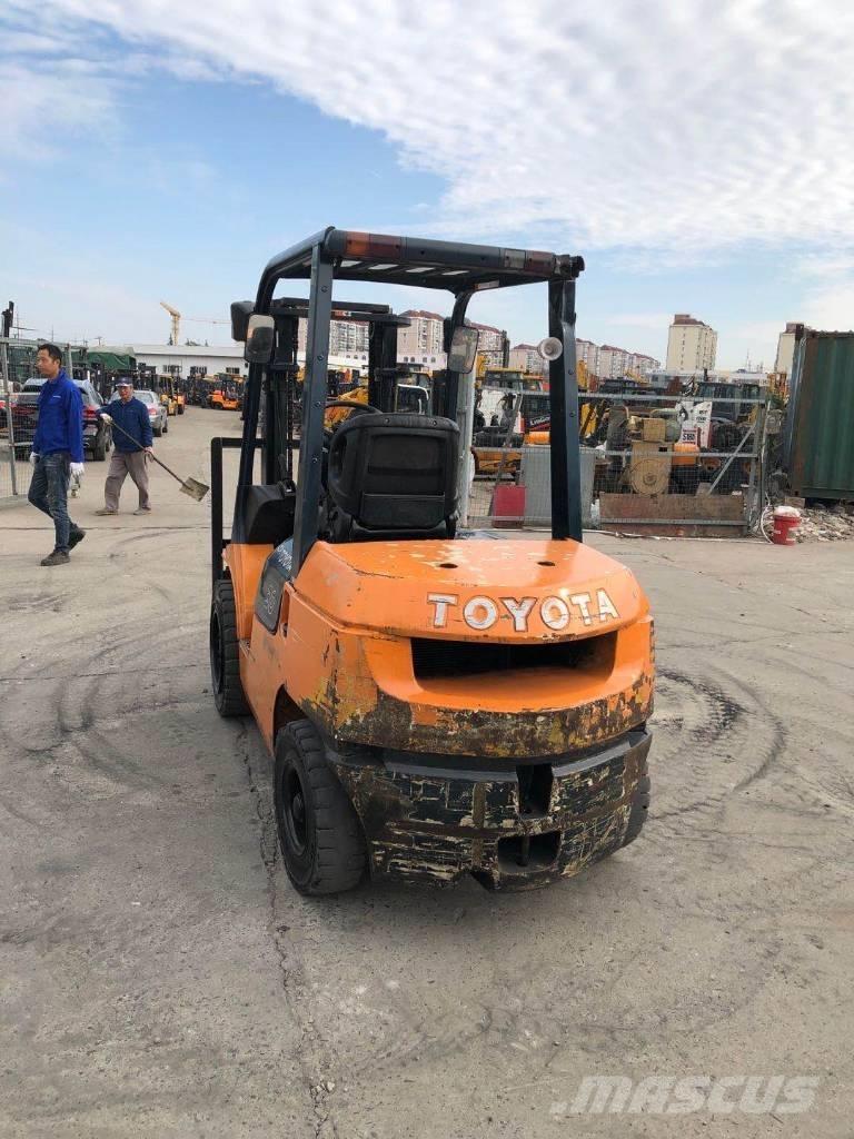 Toyota FD 30 شاحنات الديزل