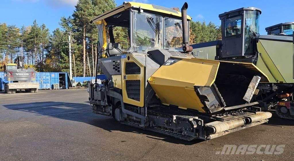 Volvo ABG P7820C معدات السفلتة
