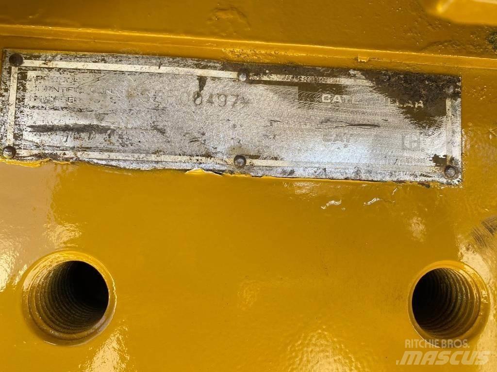 CAT D 7 H بلدوزرات مجنزرة