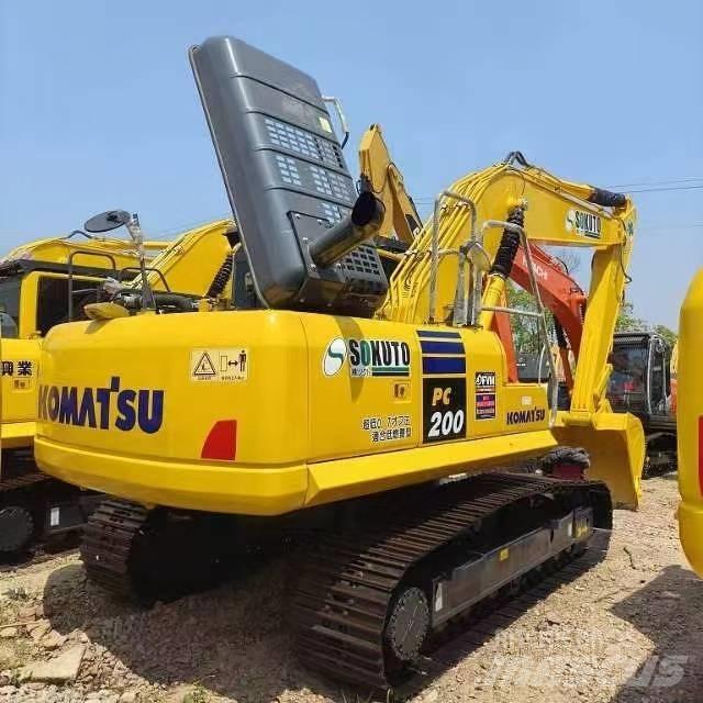 Komatsu PC 200-8 حفارات وسط 7 طن - 12 طن
