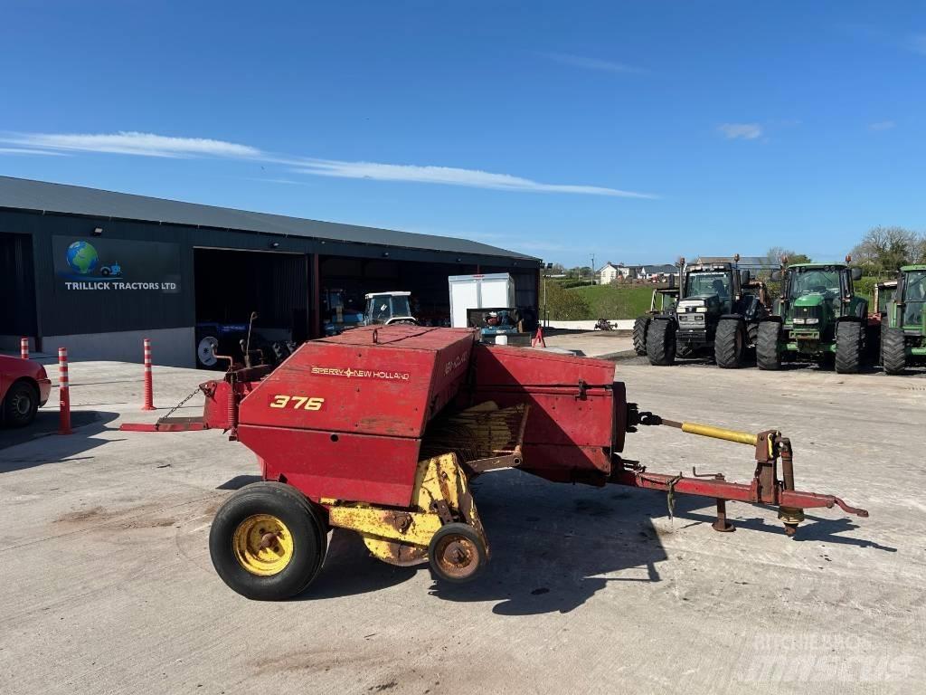 New Holland 376 محزمات مربعة