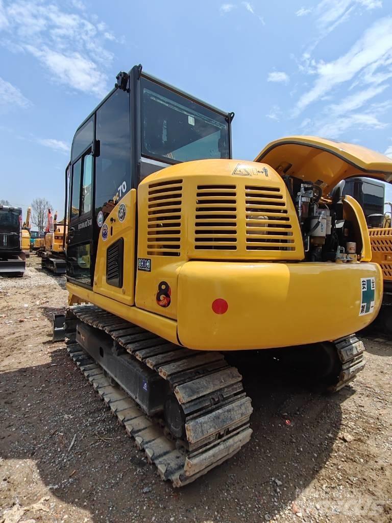 Komatsu PC 70 حفارات زحافة