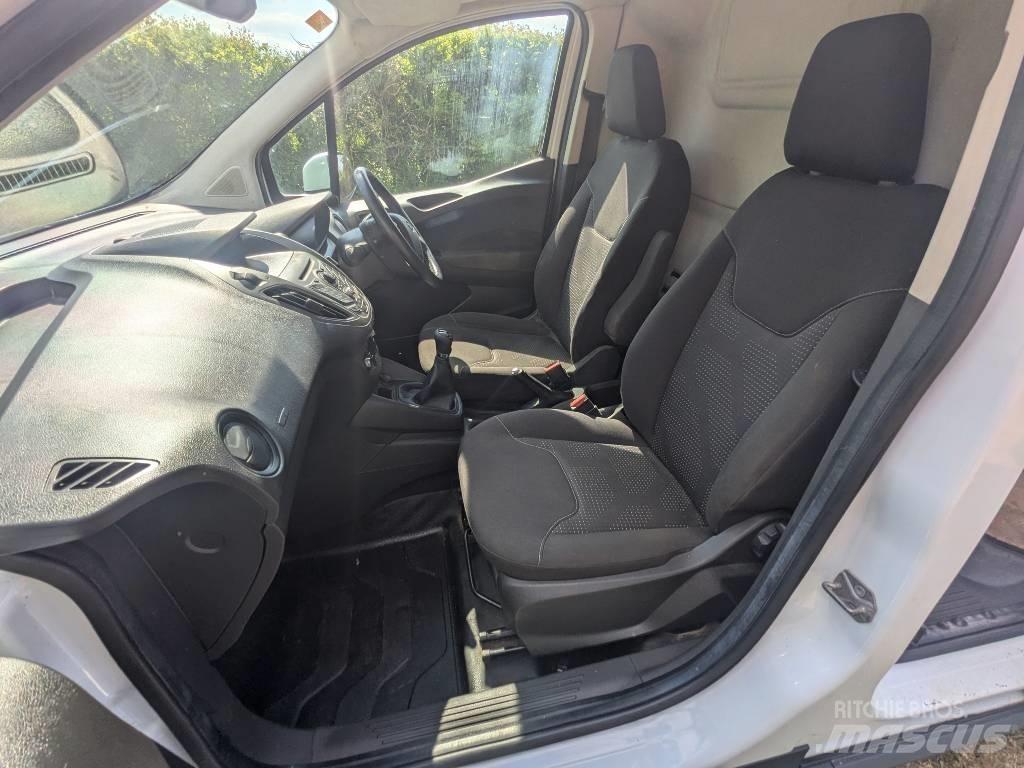 Ford Transit Connect شاحنة مقفلة