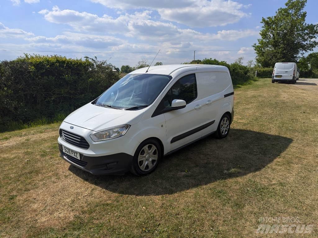 Ford Transit Connect شاحنة مقفلة