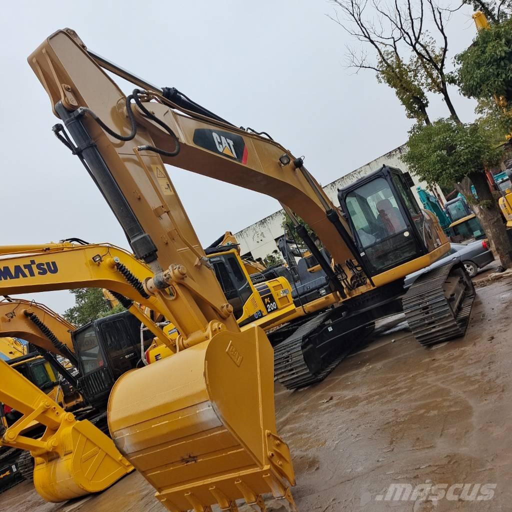 CAT 320 D L حفارات زحافة