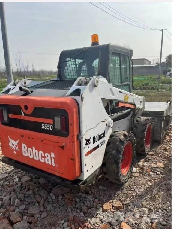 Bobcat S 550 لوادر انزلاقية التوجيه