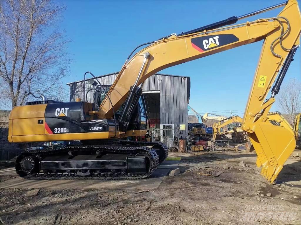 CAT 320D2 حفارات زحافة