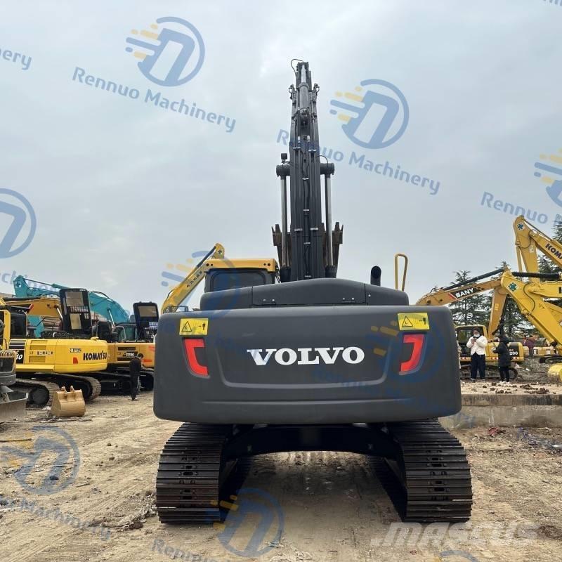 Volvo EC 240 D حفارات زحافة