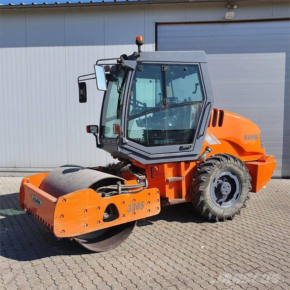 Hamm 3205 ضاغطات التربة
