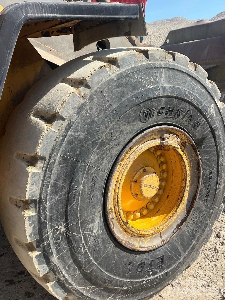 Volvo L180F لوادر بعجل