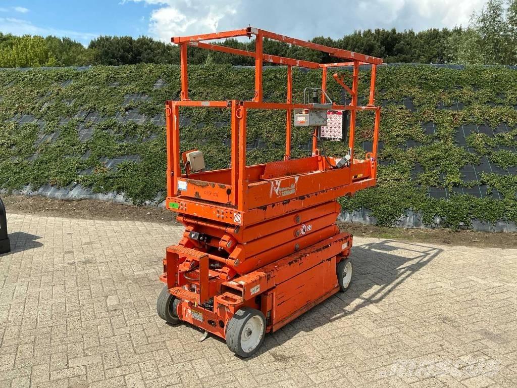 SkyJack SJ III 3219 رافعات مقصية الشكل