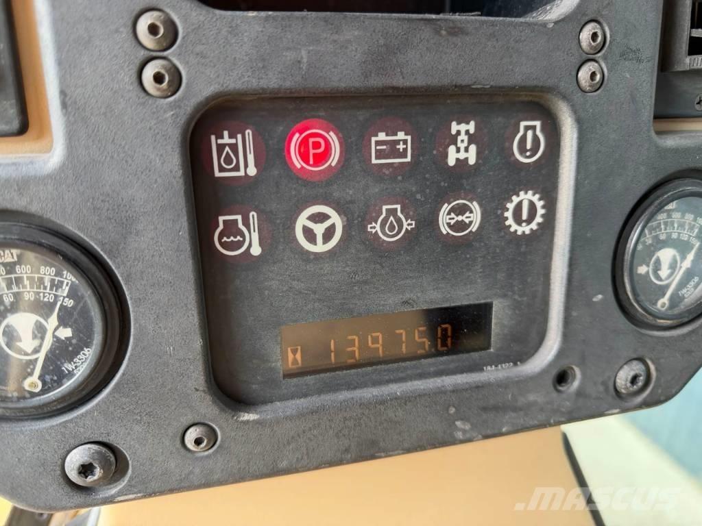 CAT 14H معدات تمهيد الطرق