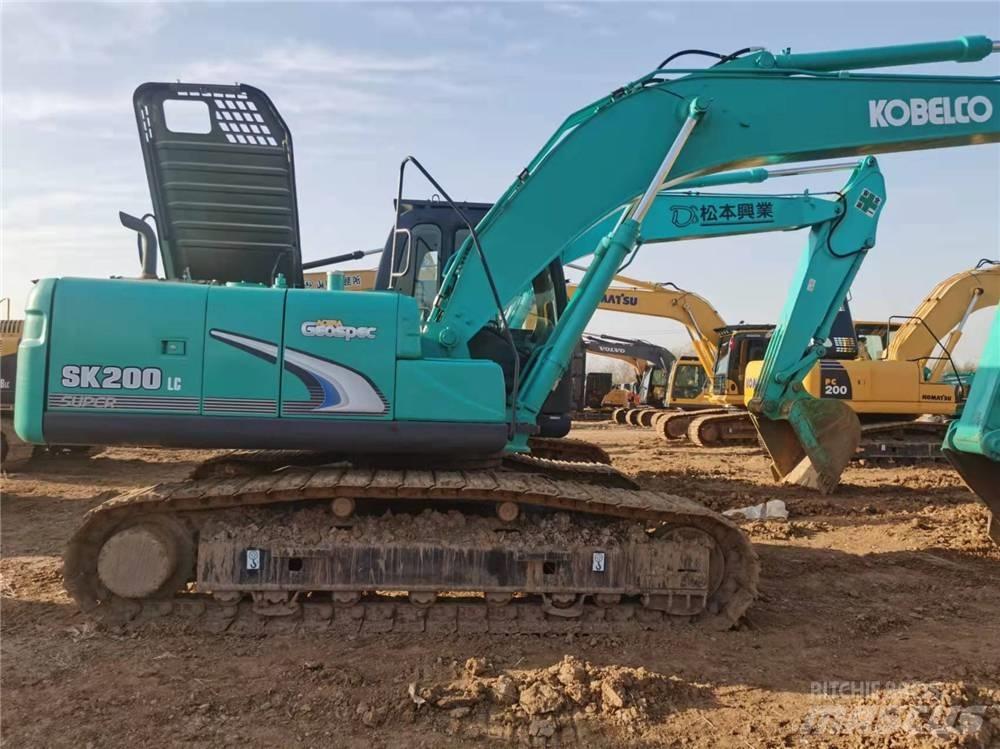 Kobelco SK200-8 حفارات زحافة