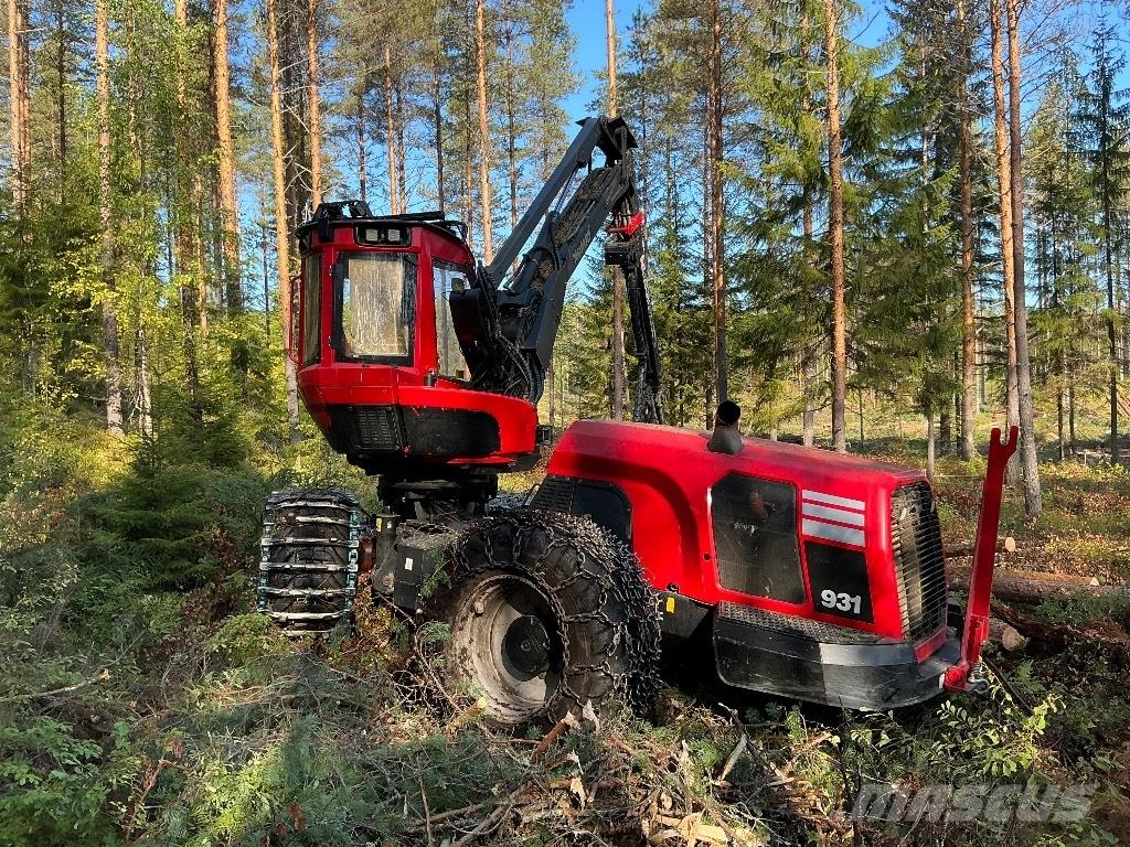 Komatsu 931-3 حصادات