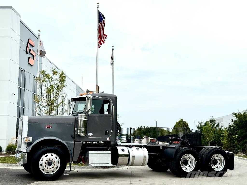 Peterbilt 389 وحدات الجر