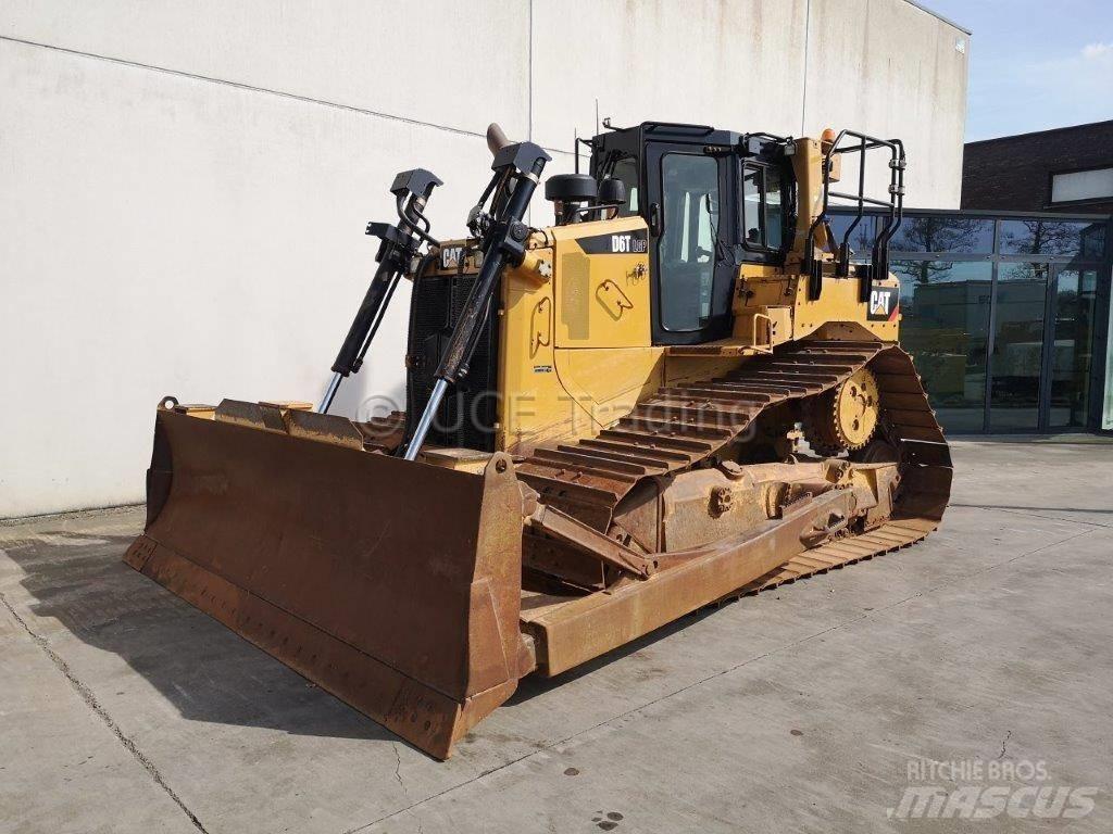 CAT D6T LGP بلدوزرات مجنزرة