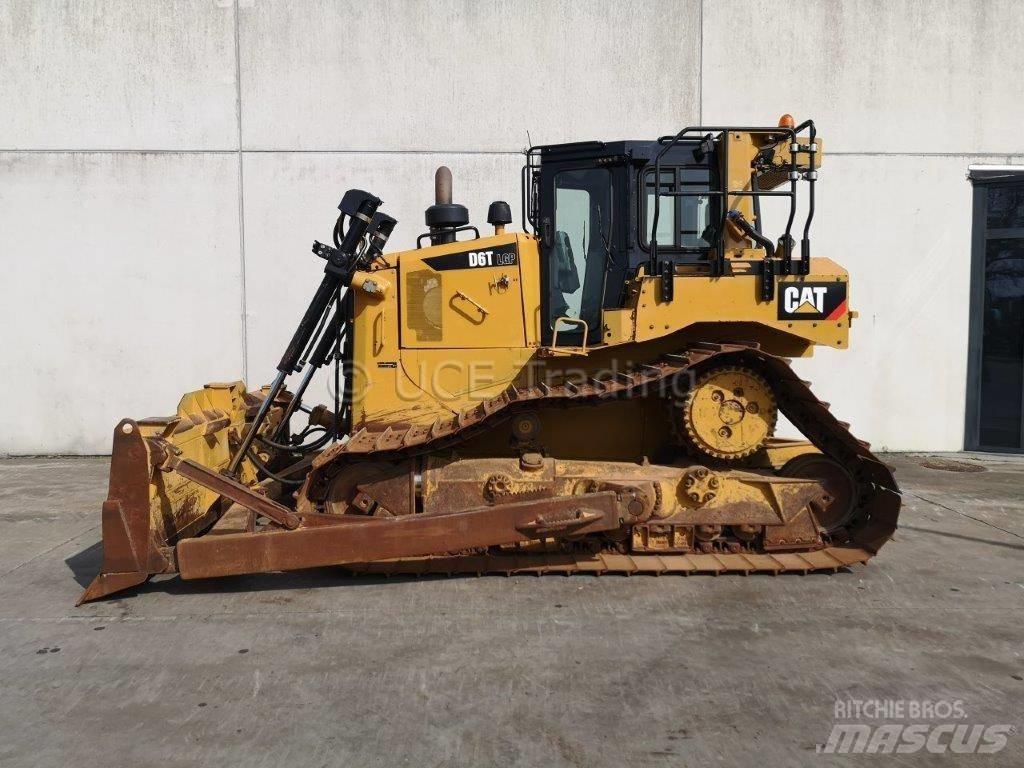 CAT D6T LGP بلدوزرات مجنزرة