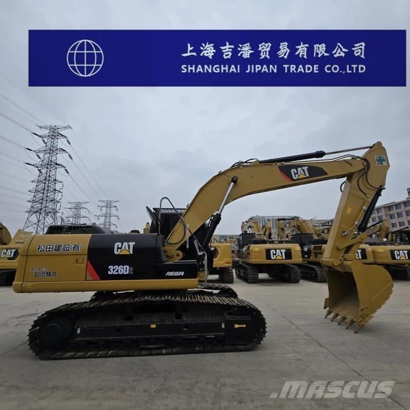 CAT 326 D حفارات زحافة