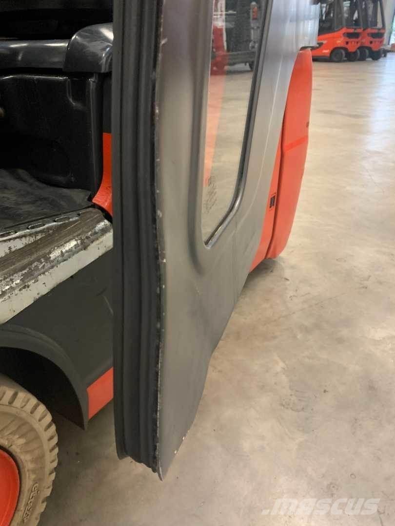 Linde E15 شاحنات ذات رافعات شوكية تعمل بالكهرباء