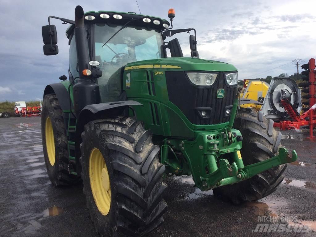 John Deere 6250R الجرارات