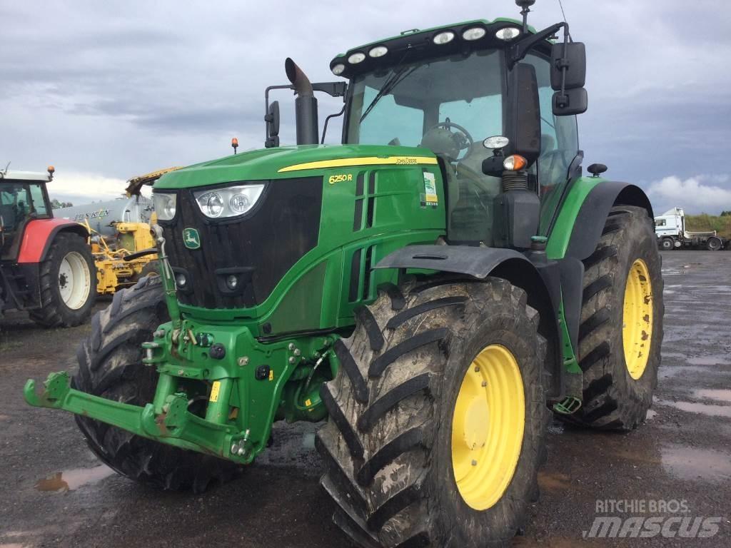 John Deere 6250R الجرارات