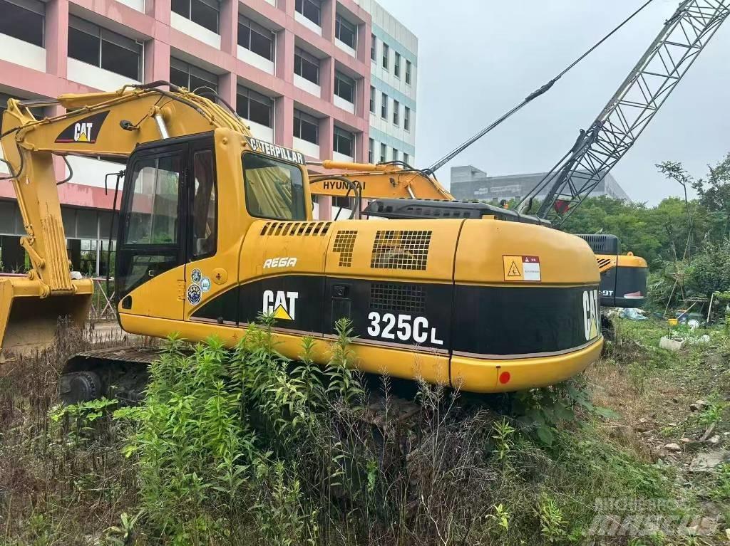 CAT 325 CL حفارات زحافة