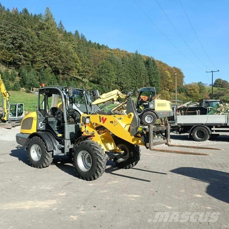 Wacker Neuson WL 44 لوادر بعجل