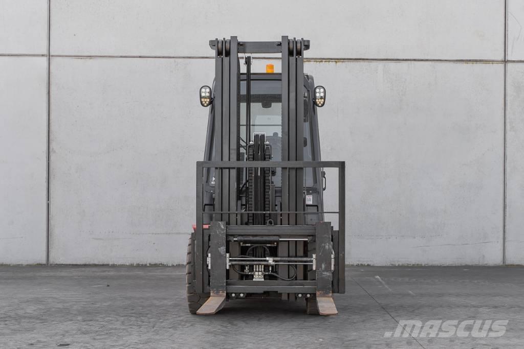 Manitou MI 35 D شاحنات الديزل
