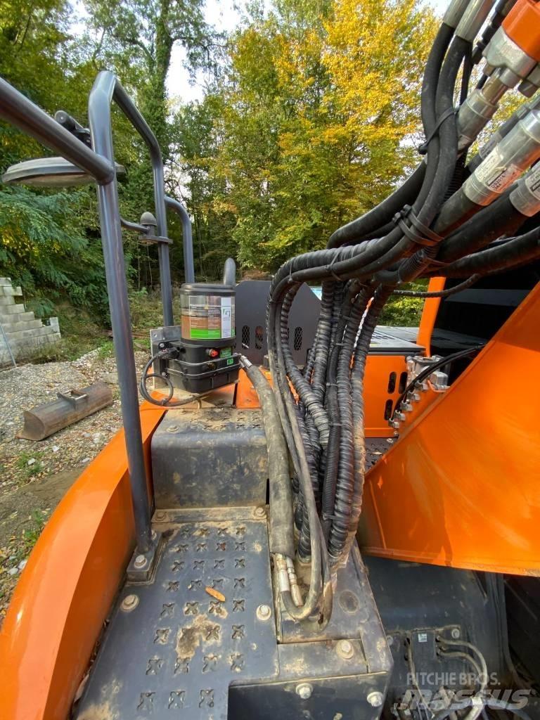 Doosan DX 140 LCR-5 حفارات زحافة